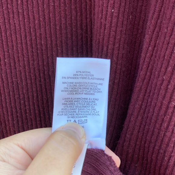 Express Cut Out Sweater - Picture 6 of 6